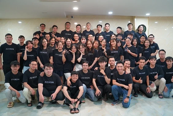 Aviron in-house team group photo